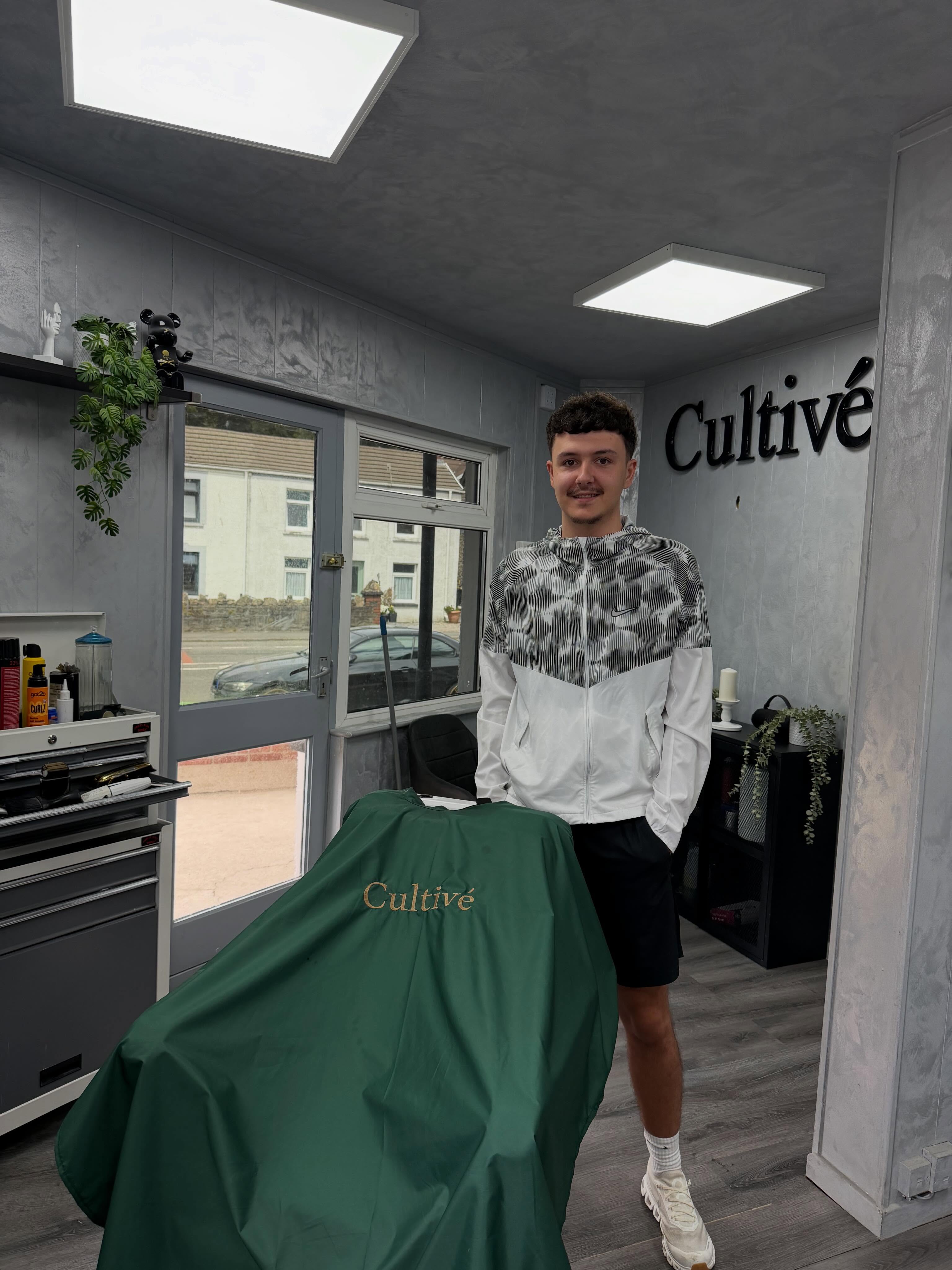 Callum, barber at Cultivé